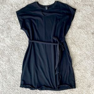 🌼3/$30 Black T-Shirt Dress with Triangle Cut Out